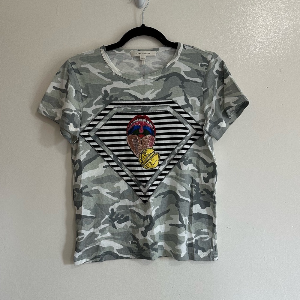 MARC JACOBS Julia Verhoeven Edition Camo Sequin Mouth Motif T-Shirt,  Size XS